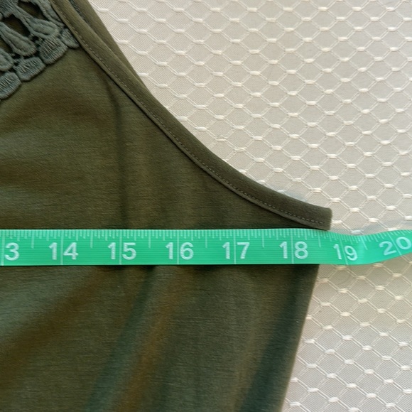 Adorable army green halter romper - Picture 3 of 7